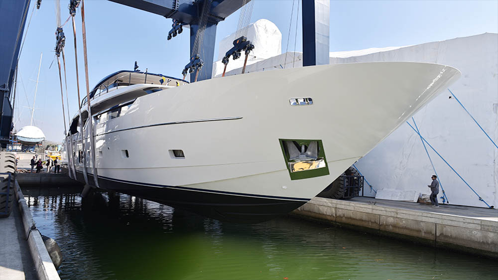 First Sanlorenzo SL102 Asymmetric Arrives in Singapore