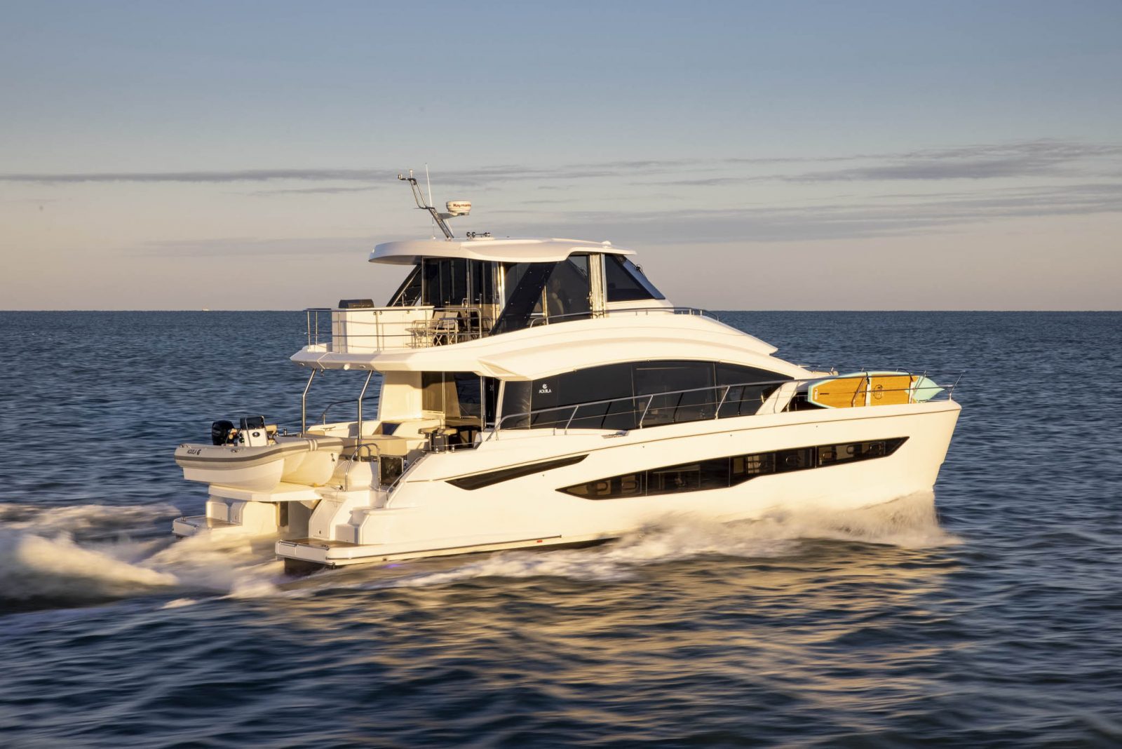 Simpson Marine - Aquila 54