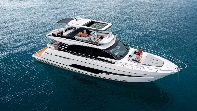 Fairline Squadron 68 in Thailand Cruising