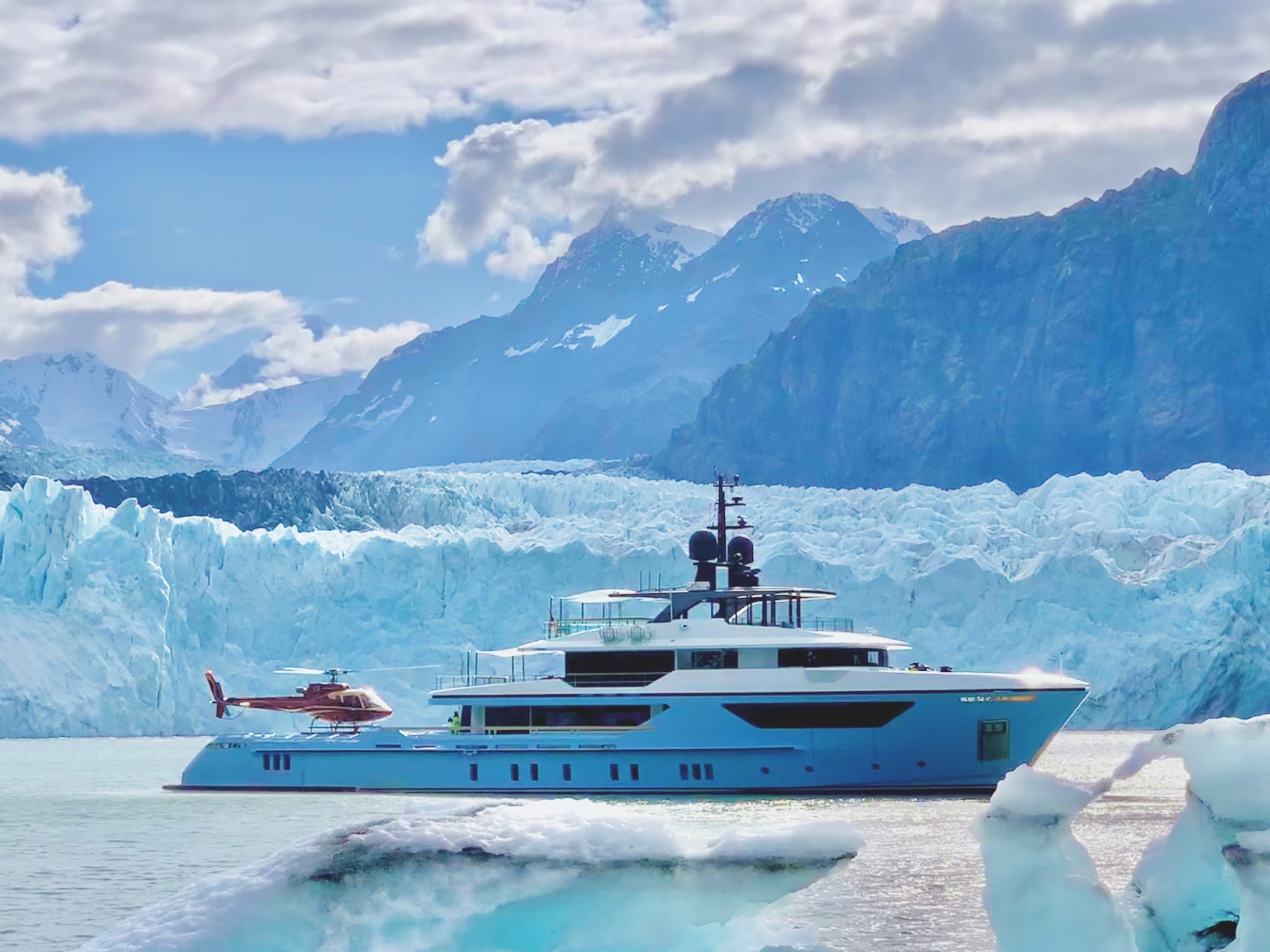 An adventure in the land of ice on board on the Sanlorenzo