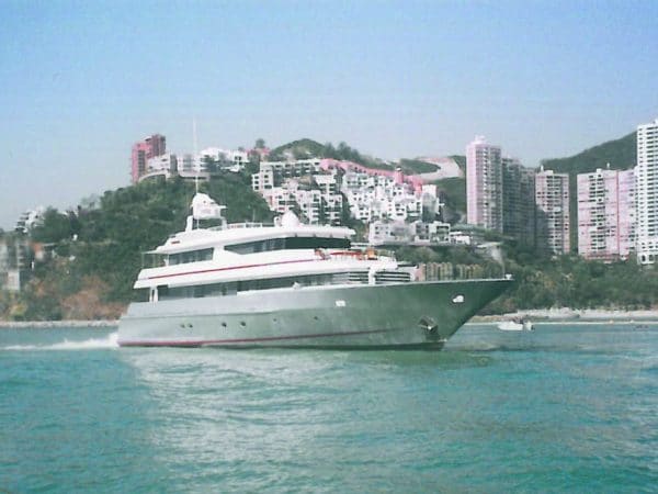 1998 Sells 140-foot Mamamia to HK 1