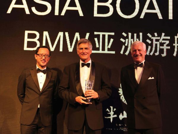 2013 Mike Simpson Personnalité de l'année Asia Boating Awards r