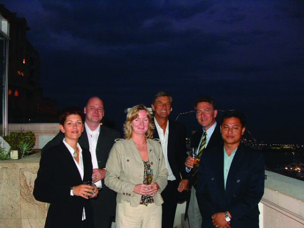 2003 Menubuhkan Pejabat Monaco
