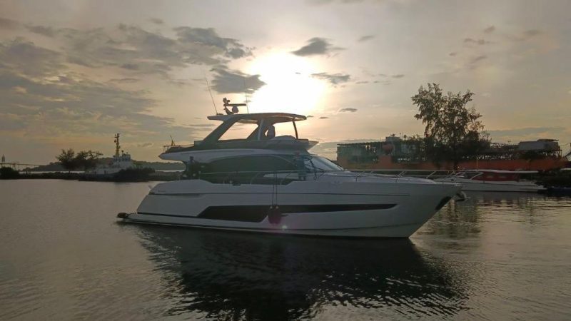 Fairline Squadron 68 in Cambodia