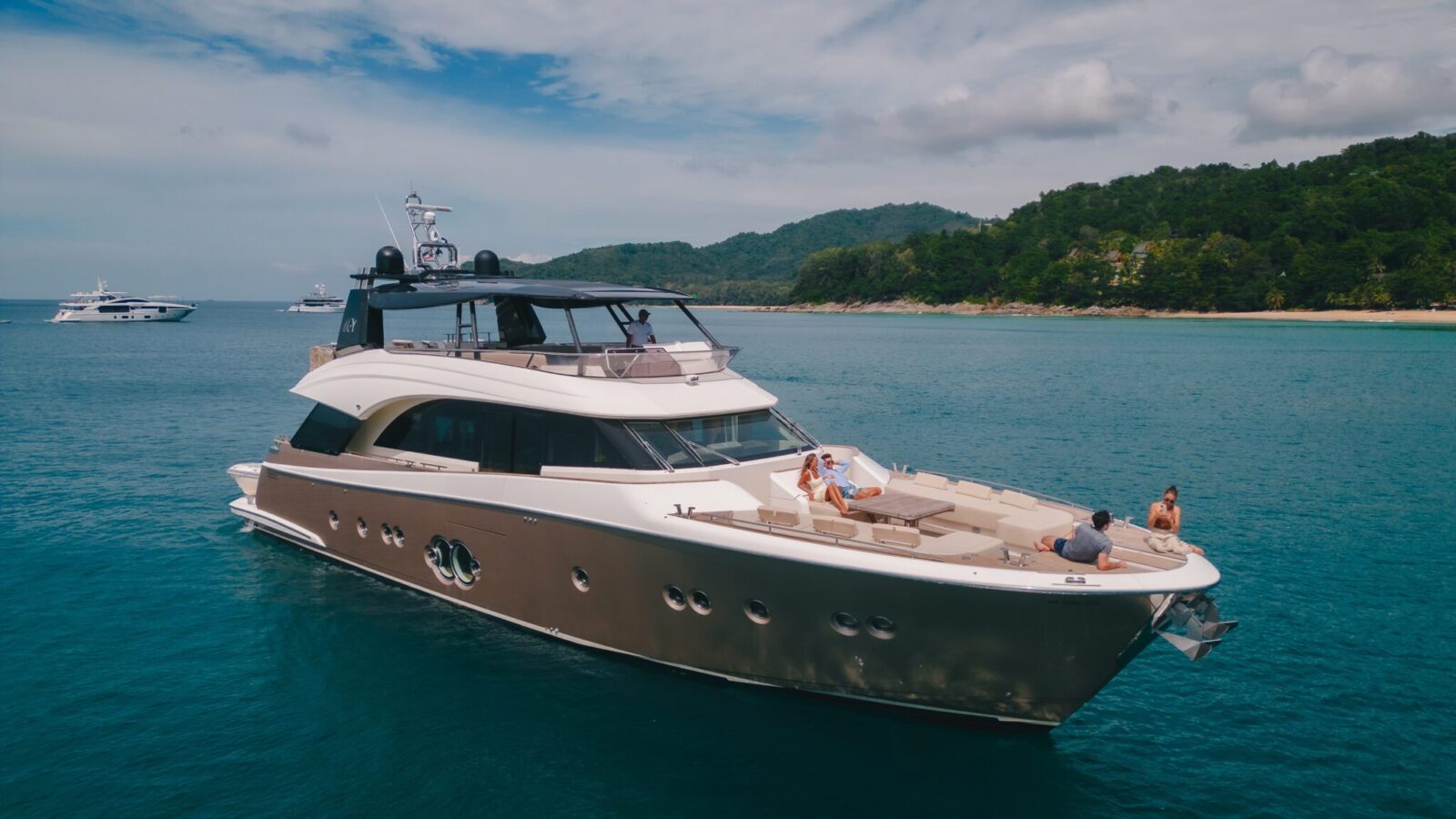 Simpson Marine - MCY 86